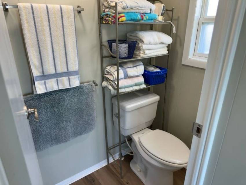 581 Lake Henry Drive a Winter Haven, FL Mobile or Manufactured Home for Sale